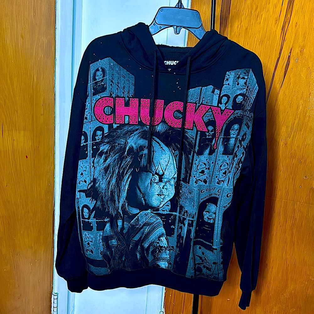 Black Graphic Sweater with red chucky Design 
High quality